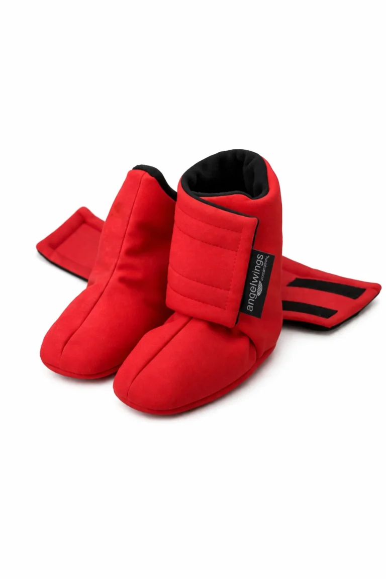 pár dětských softshellových capáčků - válenek červené barvy