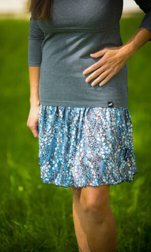 letní dámská těhotenská sukně s pružným pasem Angel Wings, šedomodrá barva s potiskem