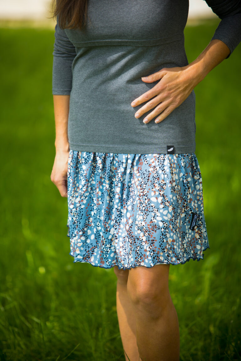 letní dámská těhotenská sukně s pružným pasem Angel Wings, šedomodrá barva s potiskem