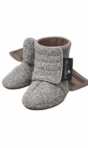 jedna dětská botička zn. Angel Wings hnědé barvy